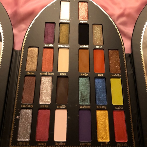 LE Kat Von D Saint and Sinner Palette - Picture 2 of 3